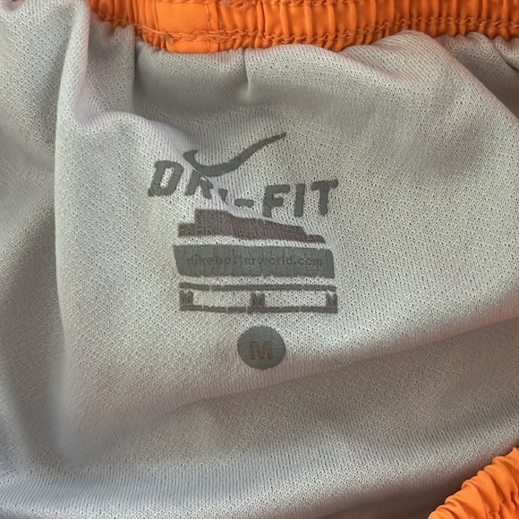 Nike running shorts - Picture 2 of 3
